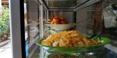 Warung Nasi Bude food