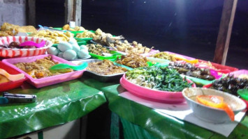 Warung Makan Bu Hartini food