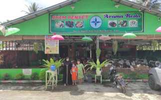 Ayam Penyet Aroma Resto outside