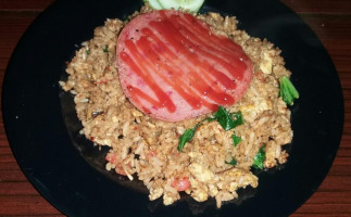 Nasi Goreng Rhasa food