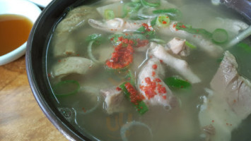 전통돼지국밥 food