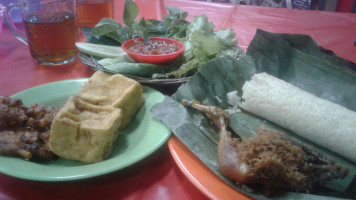 Ayam Goreng&bakar Mang Udung inside