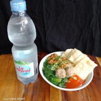 Warung Mie Pangsit Dan Bakso Mama Ibnu food