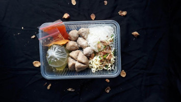 Warung Mie Pangsit Dan Bakso Mama Ibnu food