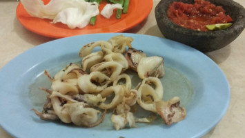 Special Seafood Mitra Sari food