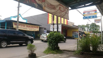 Soto Daging Cabang Gajah Mada Pesantren outside