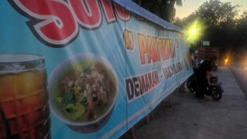 Soto Pak Wir outside