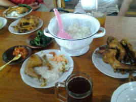 Ayam Goreng Kampung Mbak Mul food