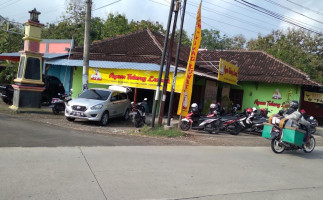 Ayam Tulang Lunak Mbak Tutut Watubonang outside