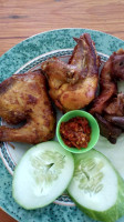 Warung Jempol Baki food