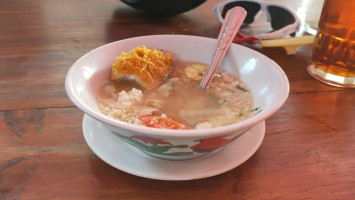 Soto Ayam/bebek Goreng Jeng Sri food