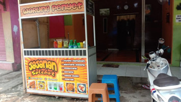 Warung Penyet Solehot food