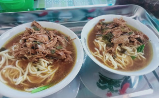 Enco 717 Mie Ayam Bakso food