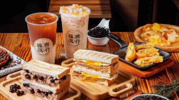 Fú ěr Shāng Xíng Tǔ Sī Dàn Bǐng Shǒu Yáo Yǐn food