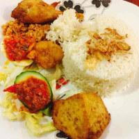 Batavia Corner food