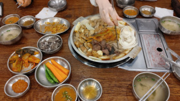 황소곱창구이 food