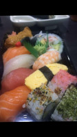 Ozzi Sushi food