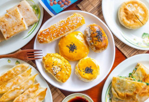 Hóng Jì Dòu Jiāng Dà Wáng food