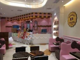 Bonbons Hello Kitty Cafe (hǎi àn Chéng Diàn inside