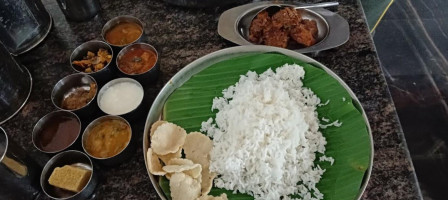 Sravanthi Residency food