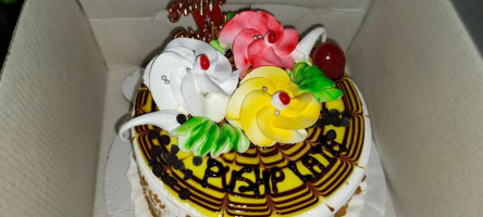 Ganpati Eggless Bakery's Sweets food