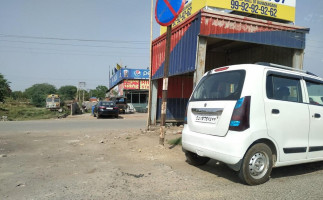 Highway Star Dhaba Bhadurgarh Ke Mashoor Pakode food