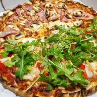 Stromboli’s Pizza food
