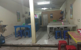 Warung Lalapan Bu Heru 2 inside