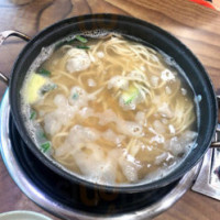 전통딴뚝칼국수 food