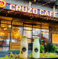 Cruzo Cafe Grills food