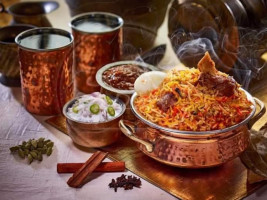 Thalapakattu Briyani food
