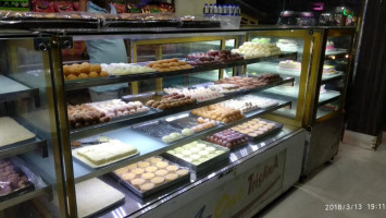 Trisna Varity And Bakery Store food