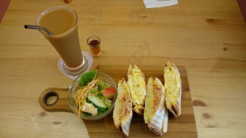 Niki Cafe food