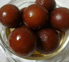 Shankar Sweets Caurner Puraini food