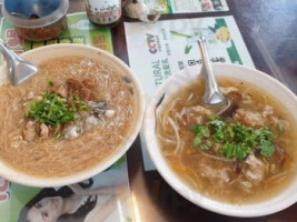 Sān Bǎo Dà Cháng Miàn Xiàn Míng Jiān Diàn food