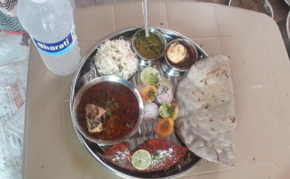 Aai Special Machhi, Rashin food