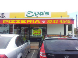 Eva's Pizzeria outside