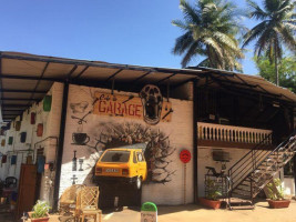 The Cafe Garage outside