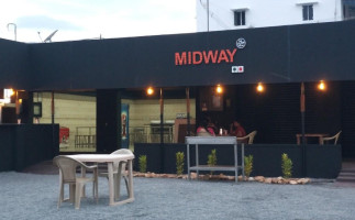 The Midway Hub food