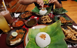 Waroeng Ss Spesial Sambal Ss Gading Serpong food