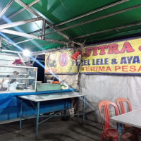 Pecel Lele Alfitra Jaya inside