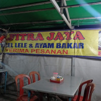 Pecel Lele Alfitra Jaya inside