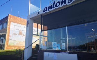 Anton's Restaurant food
