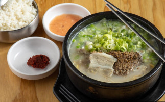 Welland Hancook Korean food