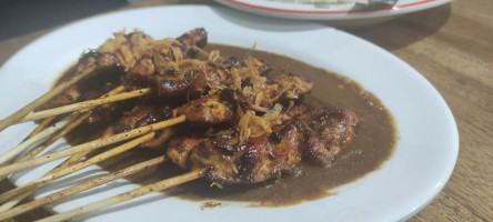 Sate Cak Ri Suroboyo food