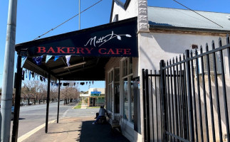 Matt’s Bakery Cafe outside