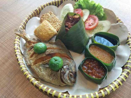 Nasi Uduk Betawi Kebon Kacang food