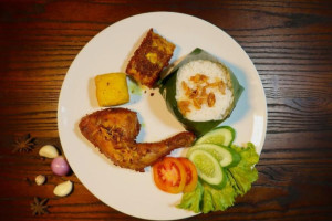 Dapoer Mang Rayy Cafe Resto food