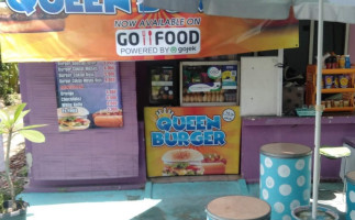 Kedai Queen Burger outside