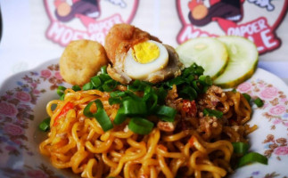 Dapoer Moemble food